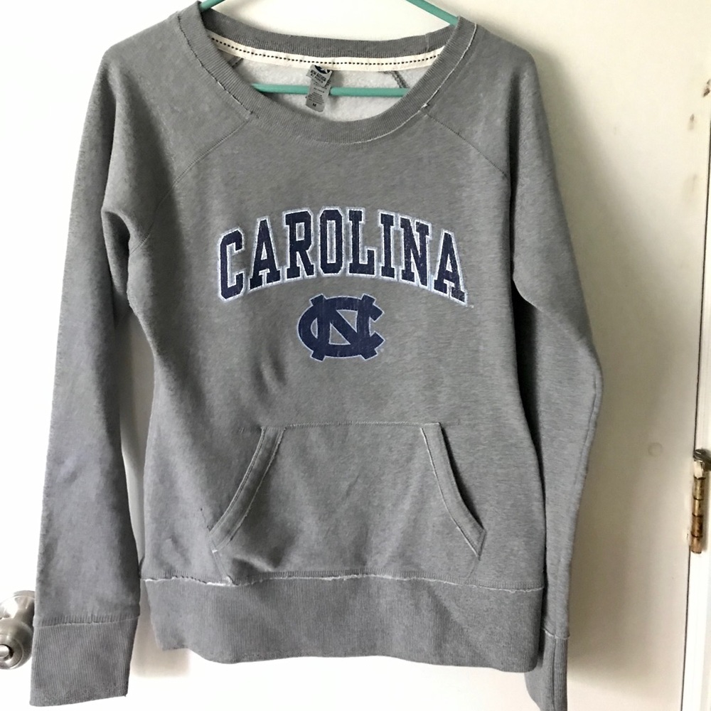 UNC TARHEELS WOMENS SWEATSHIRT W POCKETS